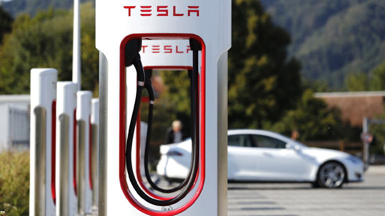 Οι ταχυφορτιστές της Tesla ανοίγουν για όλους